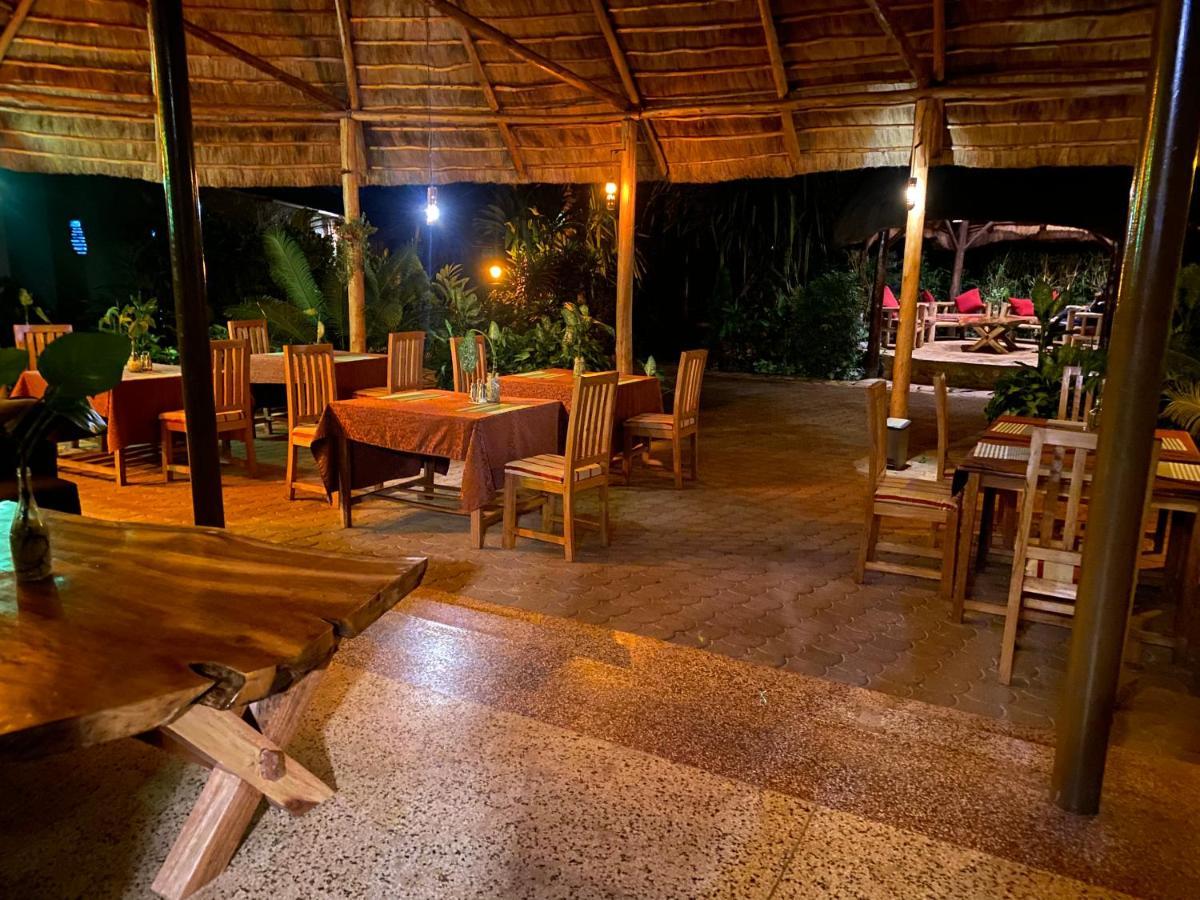 Afro Smile Hotel & Guest House - Jinja Exterior photo
